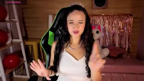 Bella online show from April 13, 12:50 pm