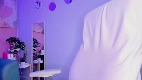 Snapshot of bella_walker_ chatting on September 17, 9:02 pm BELLA online show from September 17, 9:02 pm