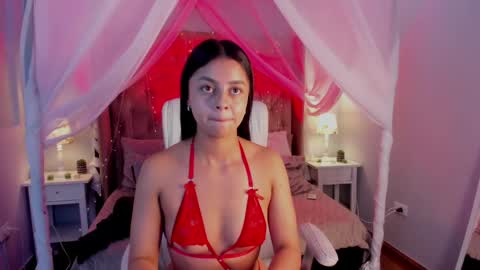 Snapshot of bella_walker_ chatting on February 11, 2:24 pm BELLA online show from February 11, 2:24 pm