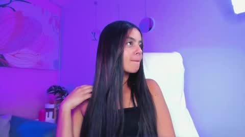 Snapshot of bella_walker_ chatting on September 13, 9:34 pm BELLA online show from September 13, 9:34 pm