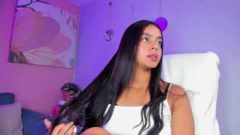 Snapshot of bella_walker_ chatting on September 12, 9:33 pm BELLA online show from September 12, 9:33 pm