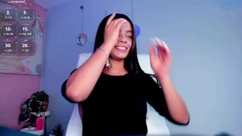 Snapshot of bella_walker_ chatting on October 3, 7:52 pm BELLA online show from October 3, 7:52 pm