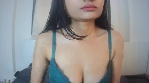 bellacrystall online show from February 12, 5:47 am