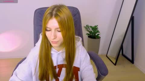 BellaFoxi online show from October 27, 1:06 pm