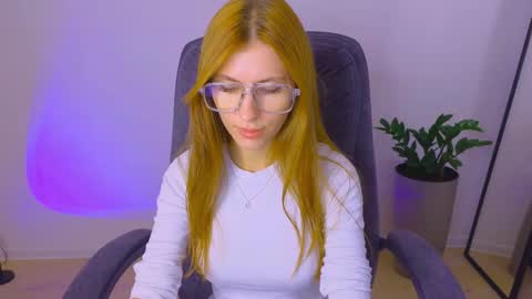 BellaFoxi online show from September 28, 11:26 am