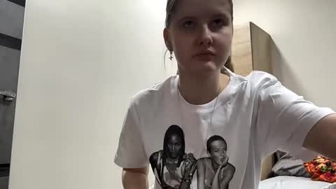 bellamore090 online show from April 26, 6:49 pm