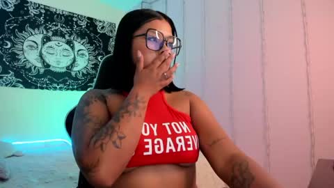 bellamour_ online show from April 25, 1:08 am