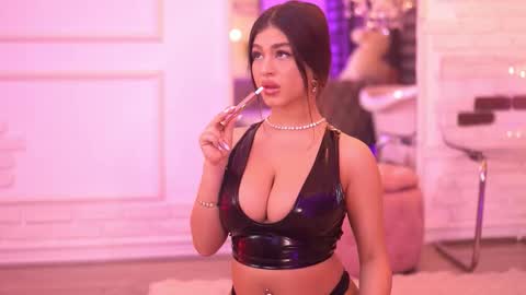 Bella online show from January 8, 6:56 pm