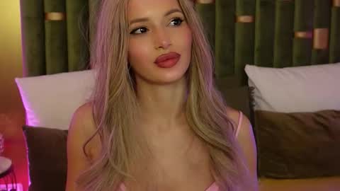 BellaNoirX online show from March 10, 5:00 am