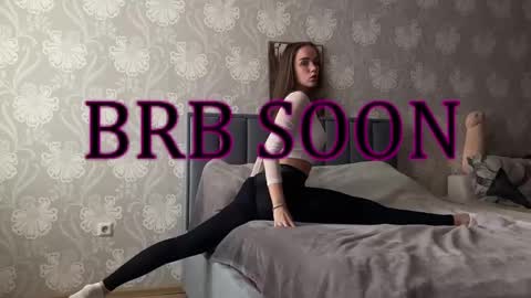 bellaparker_ online show from February 24, 11:08 am