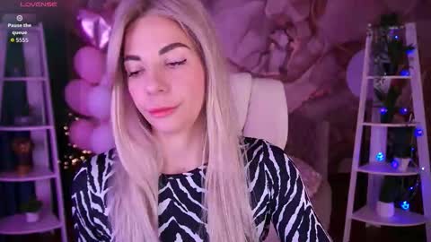 Bella online show from February 21, 9:59 pm