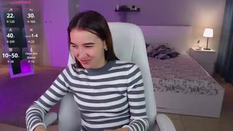 Snapshot of bellla_haddid chatting on September 30, 1:11 am Bella online show from September 30, 1:11 am