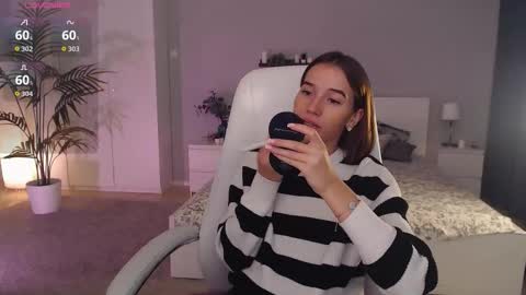 Snapshot of bellla_haddid chatting on September 12, 12:55 am Bella online show from September 12, 12:55 am