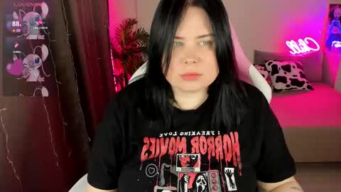 LinaBoo online show from November 18, 3:29 am