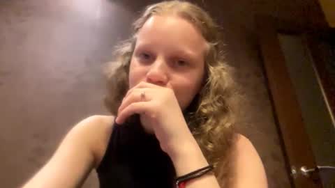 Snapshot of berniecemontell chatting on October 11, 2:09 pm Sophia online show from October 11, 2:09 pm