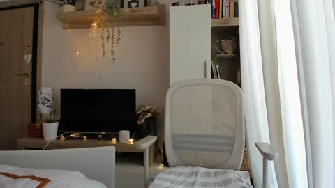 Vicky   online show from November 21, 8:27 am