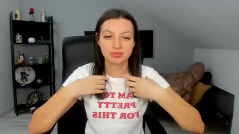 bettyjamess online show from November 17, 4:24 am