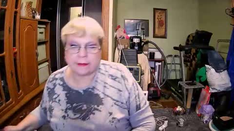 BeverlyQCynia online show from November 11, 11:51 am