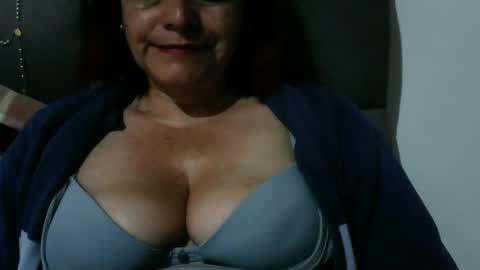 Snapshot of biancasteel chatting on September 29, 11:37 am biancasteel online show from September 29, 11:37 am