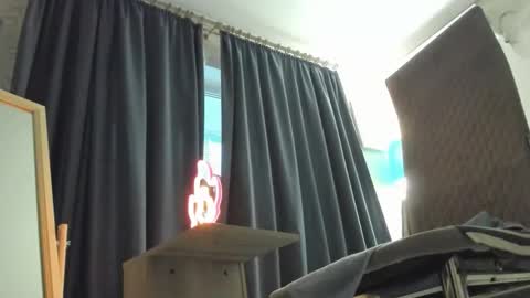 mom online show from November 27, 2:47 am