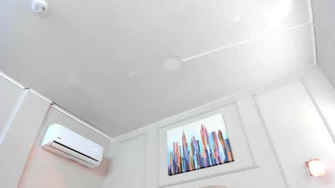   online show from April 8, 10:17 am