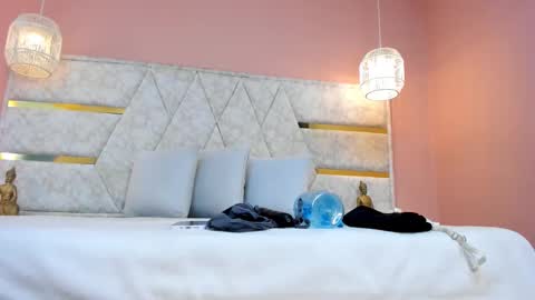   online show from February 18, 10:25 am