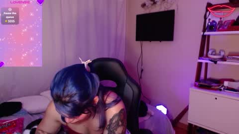 biigbooty_ online show from December 12, 5:31 am