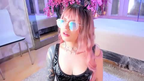 Snapshot of biizzy_noar chatting on October 10, 9:20 pm Biizzy online show from October 10, 9:20 pm