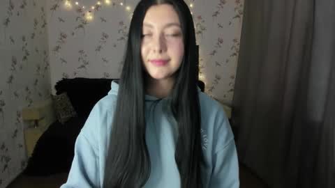 Snapshot of black_berry_bla_ck chatting on September 21, 10:03 am black_berry_bla_ck online show from September 21, 10:03 am