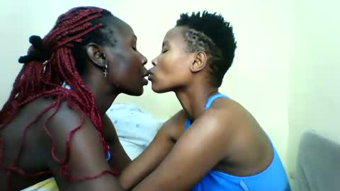 black_divas1 online show from February 26, 7:18 am