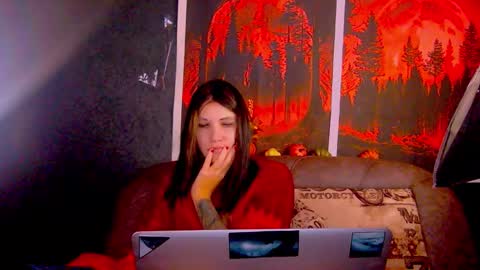 Kristin online show from November 4, 1:27 pm