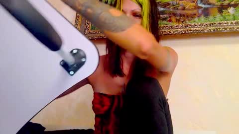 Kristin online show from September 28, 11:59 am