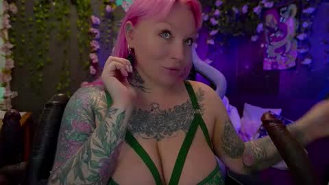 Alice online show from November 13, 6:51 pm