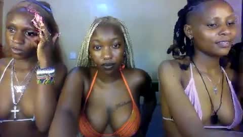 blackqueen2030  online show from May 24, 4:06 pm