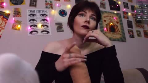 Britney online show from April 18, 7:58 pm