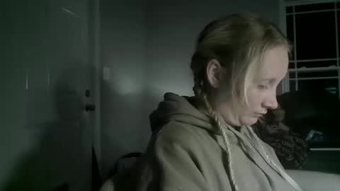 LipsofanAngell online show from November 12, 6:11 am