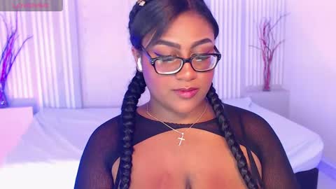 Snapshot of blakmillerrgilson1 chatting on February 17, 9:43 pm Blak Miller Gilson online show from February 17, 9:43 pm
