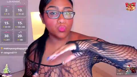 Snapshot of blakmillerrgilson1 chatting on December 26, 11:03 pm Blak Miller Gilson online show from December 26, 11:03 pm