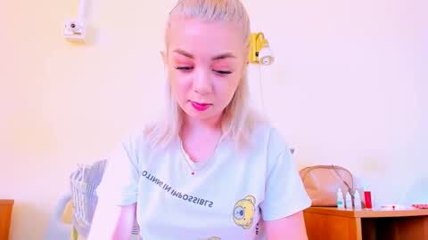 Snapshot of blinkofeyess chatting on February 23, 7:38 am Nicole online show from February 23, 7:38 am