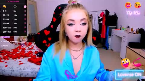 Nicole online show from February 19, 5:29 am