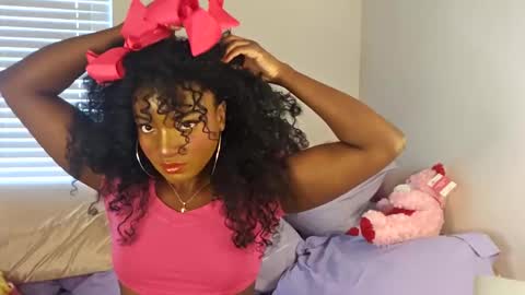 Snapshot of bliss_vixen chatting on September 21, 1:43 pm bliss_vixen online show from September 21, 1:43 pm