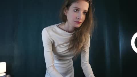 Emily online show from December 20, 11:03 am