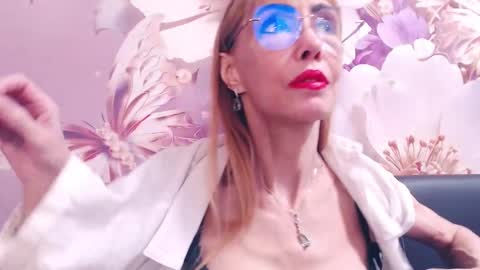 blond_pussy_ online show from March 1, 5:29 am