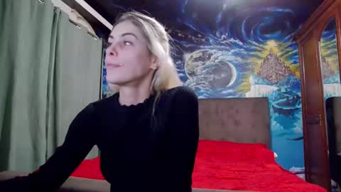Snapshot of blonde4pasion chatting on December 29, 3:57 pm blonde4pasion online show from December 29, 3:57 pm