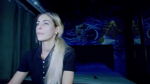 Snapshot of blonde4pasion chatting on September 10, 7:36 pm blonde4pasion online show from September 10, 7:36 pm