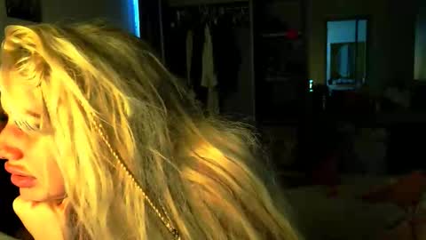 blondedolltia online show from November 4, 3:11 am