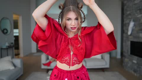 Emma Bloom online show from December 20, 10:43 pm