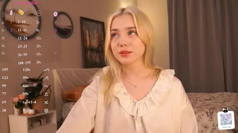 Adeline online show from November 18, 7:20 am