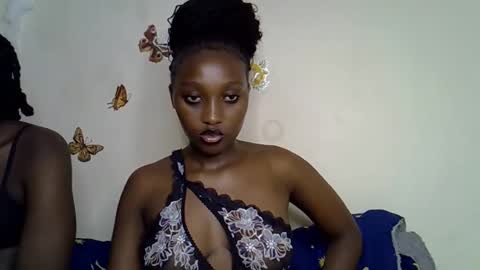 blue_savagee online show from December 5, 7:26 pm