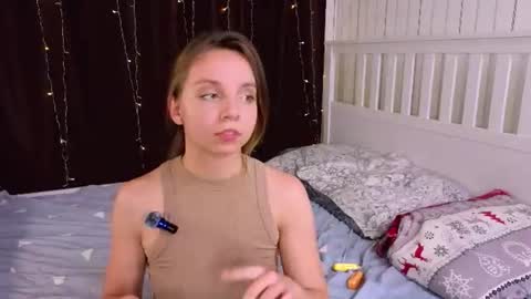 Jeni online show from June 26, 8:43 pm